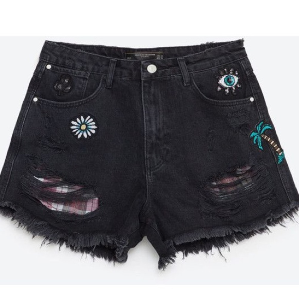 👁️ Zara trafaluc black denim shorts w sequin 👁️